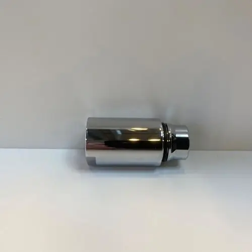 Chromfarbener Auszugsluftsprudler, hergestellt von Ideal Standard, mit runder Form und einem Anschluss für die Montage an einem Wasserhahn.